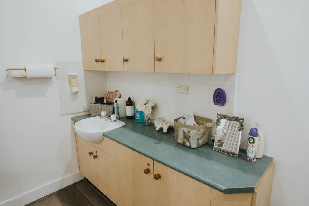 Short-Term and Medium-Term Accommodation, Angels On Wheels