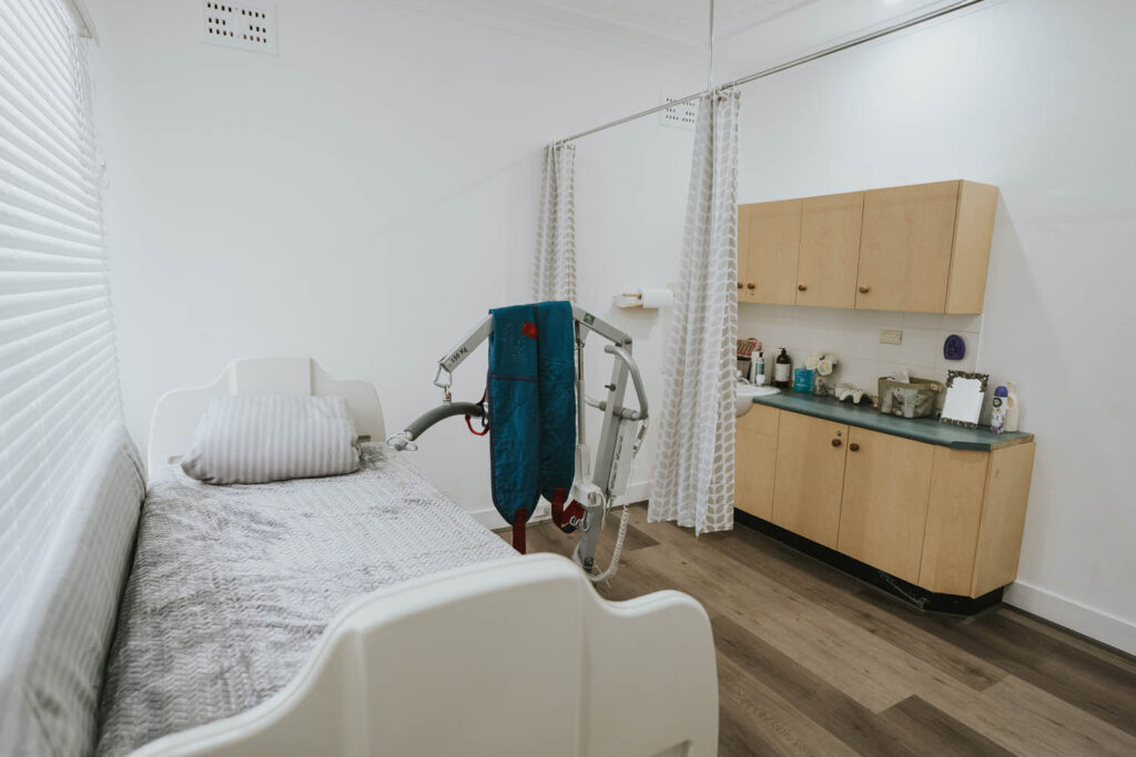 Short-Term and Medium-Term Accommodation, Angels On Wheels